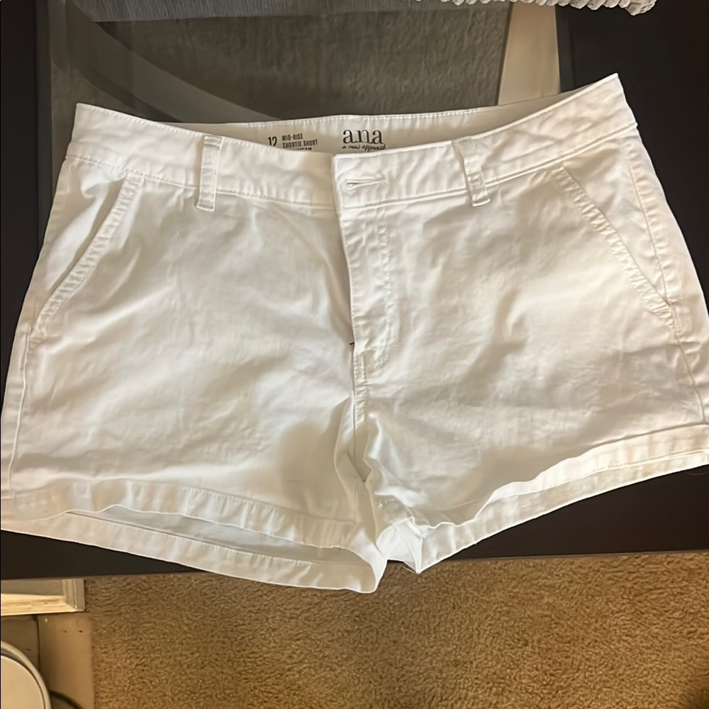 a.n.a White Bermuda Shorts Cotton Blend Tailored